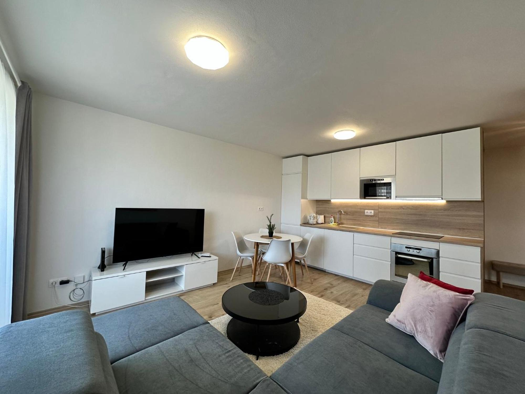 Novozariadeny Apartman Pri Starom Moste Bratislava Exterior foto
