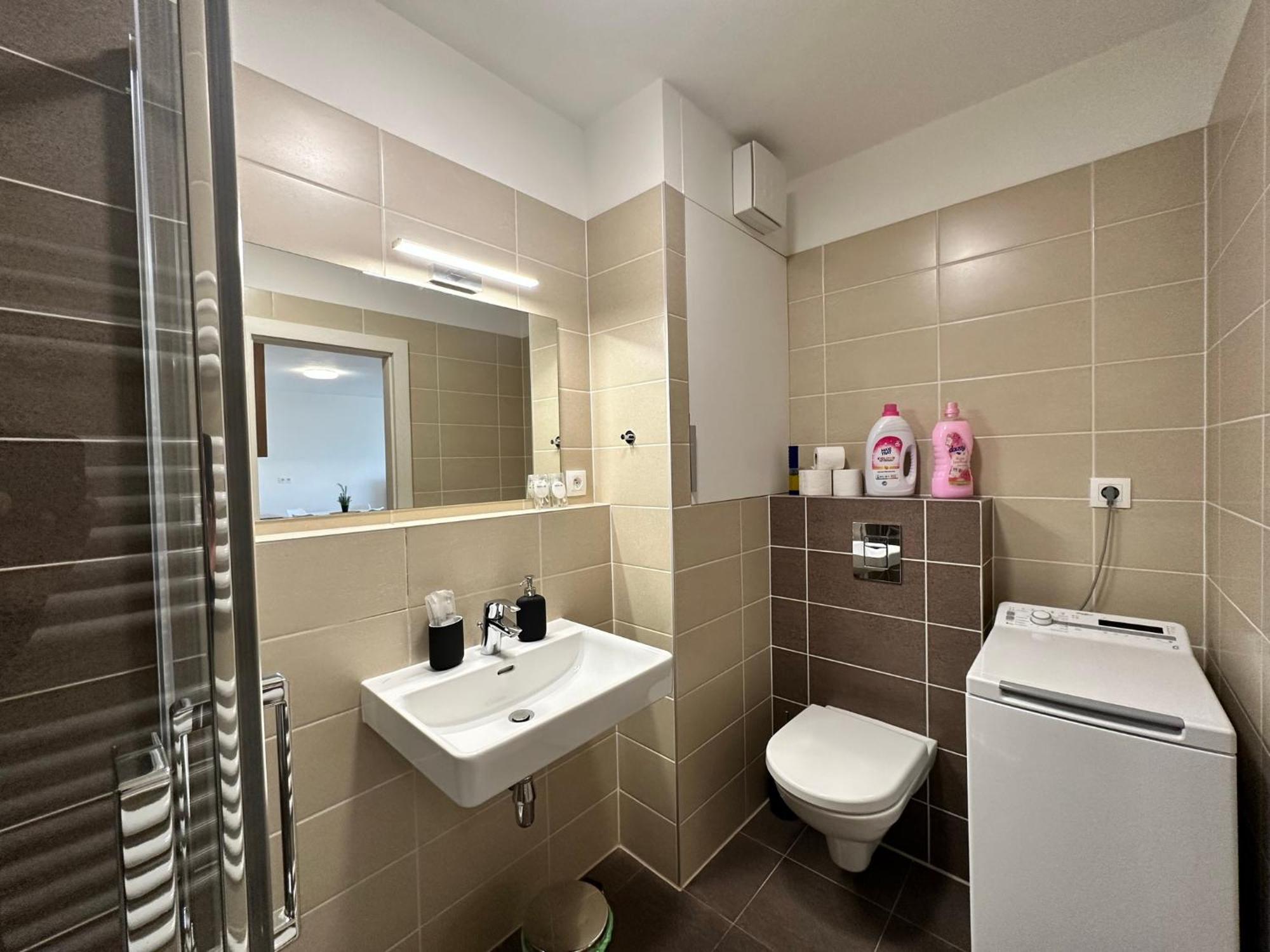 Novozariadeny Apartman Pri Starom Moste Bratislava Exterior foto