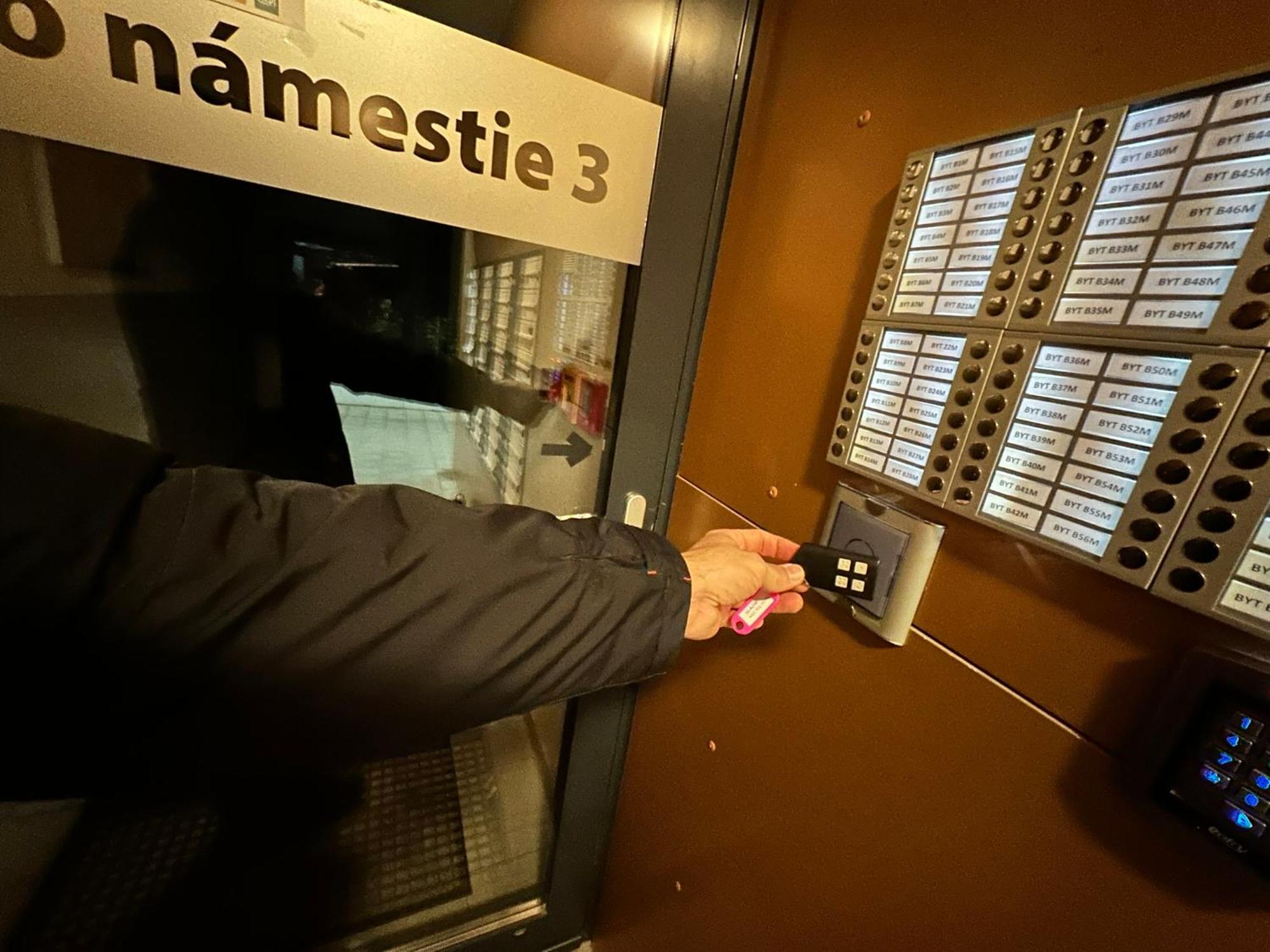 Novozariadeny Apartman Pri Starom Moste Bratislava Exterior foto